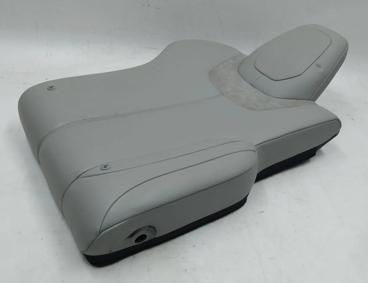 2 Seat back of the 2nd row of a single PERF GRAY (without heating, the skin "swollen" in places) Tesla model S, model S REST 1030484-04-A