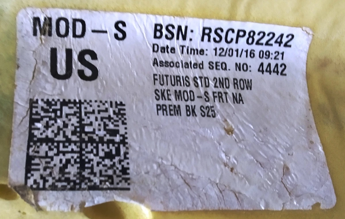 3 Second row sofa (not heated) PREM BLK Tesla model S, model S REST 1030570-01-B