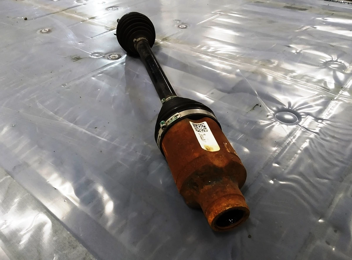 2 Полуось передняя правая AWD Tesla model S, model S REST 1030616-00-D