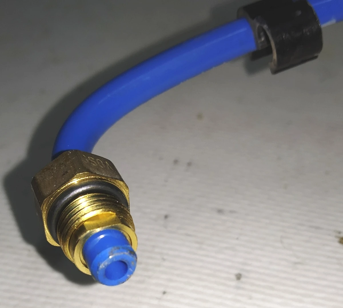 2 Пневмопровід передня ліва сторона DM Tesla model S 1030623-00-A