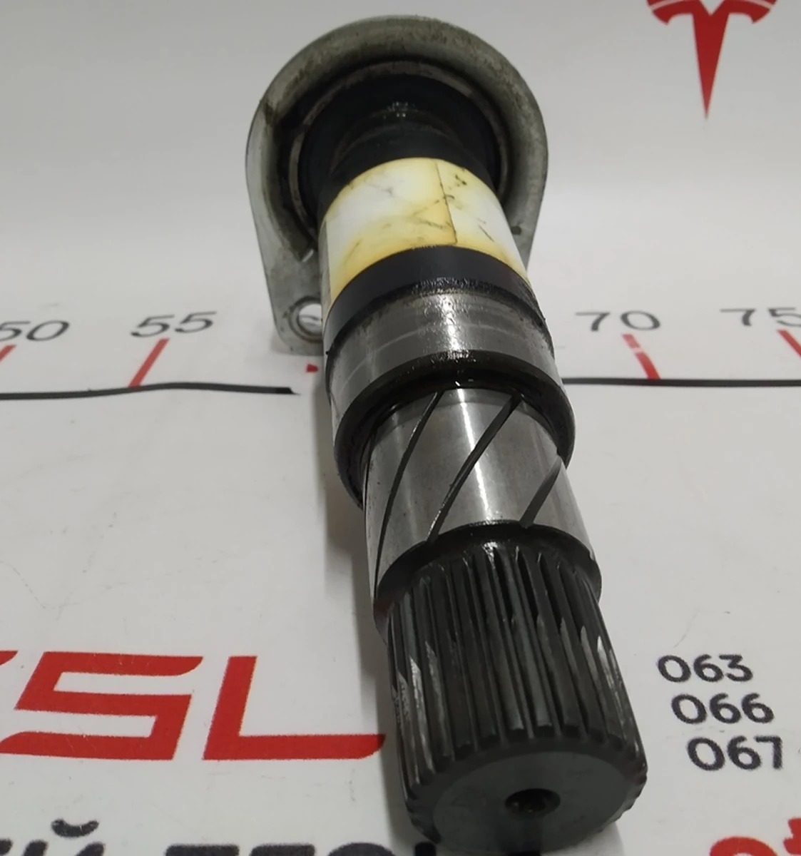 3 Проміжний вал підвісного підшипника (перехідник півосей) AWD із пошкодженням Tesla Model S, Model S REST, Model X 1030632-00-A