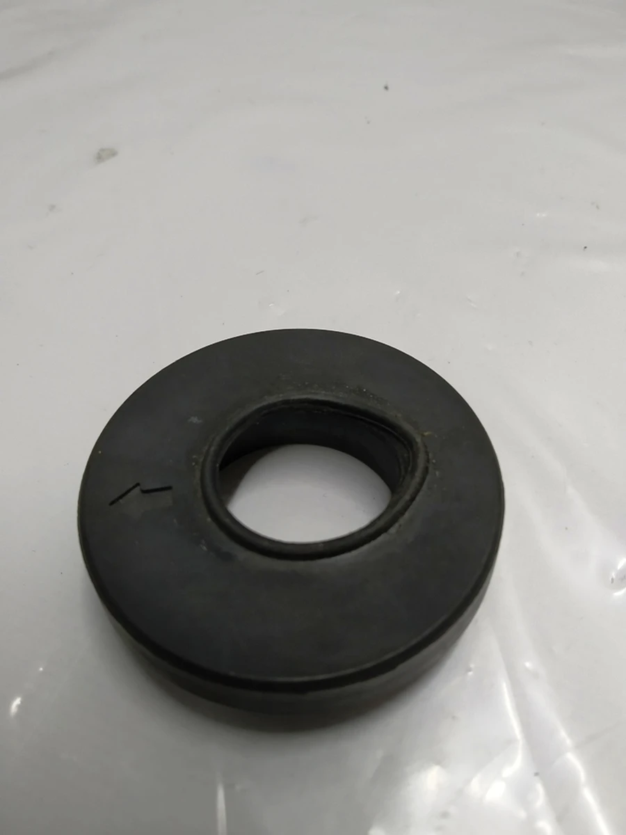 13 Зовнішній ущільнювач зливного шланга кондиціонера Tesla S REST 1031031-00-A