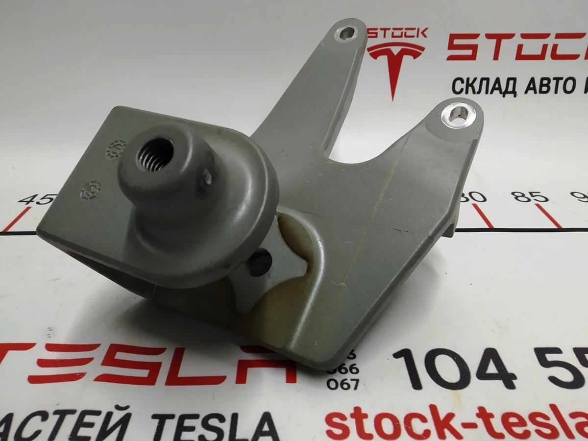 31 Кронштейн переднього кріплення переднього задній правий AWD Tesla model S, model S REST 1031049-S0-F