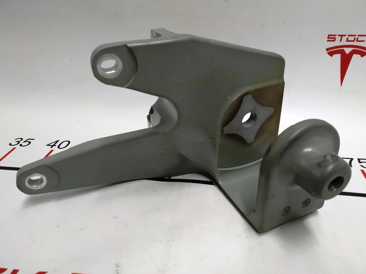 31 Кронштейн переднього кріплення переднього задній правий AWD Tesla model S, model S REST 1031049-S0-F