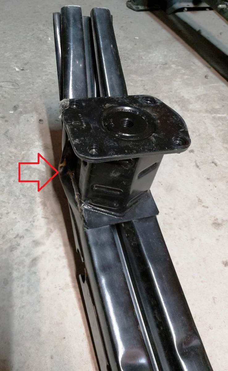 21 Підсилювач бампера переднього RWD (USA) із пошкодженням Tesla model S 1031141-00-B