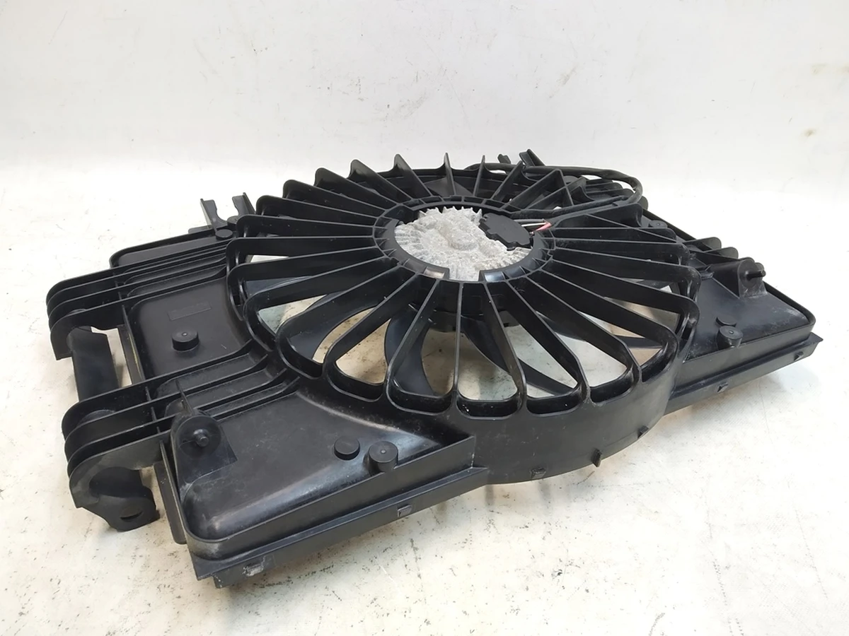 2 Вентилятор кондиціонера (пошкодження) Tesla model X 1048500-00-F