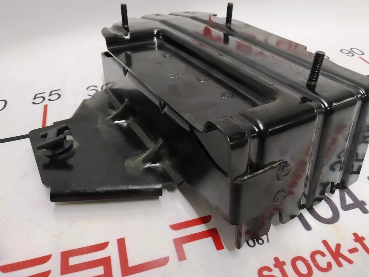 13 Bracket for mounting the electronic fuse box AWD Tesla model S 1031595-00-D
