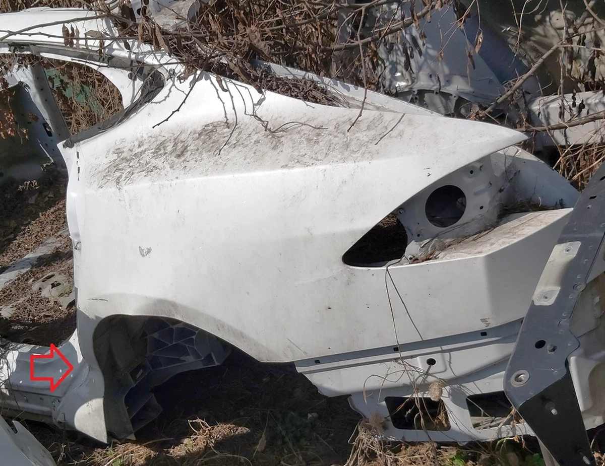 3 Четверть задняя левая крыло (большое посадочное место порта зарядки) PPSW с повреждением Tesla model S REST 1031638-S0-A