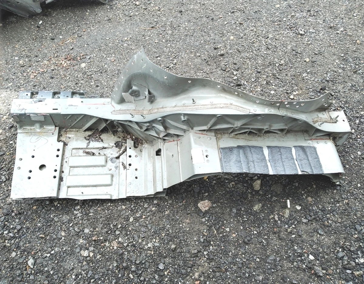 24 Quarter rear right power arch and part of the Tesla model X 1031851-S0-B sill