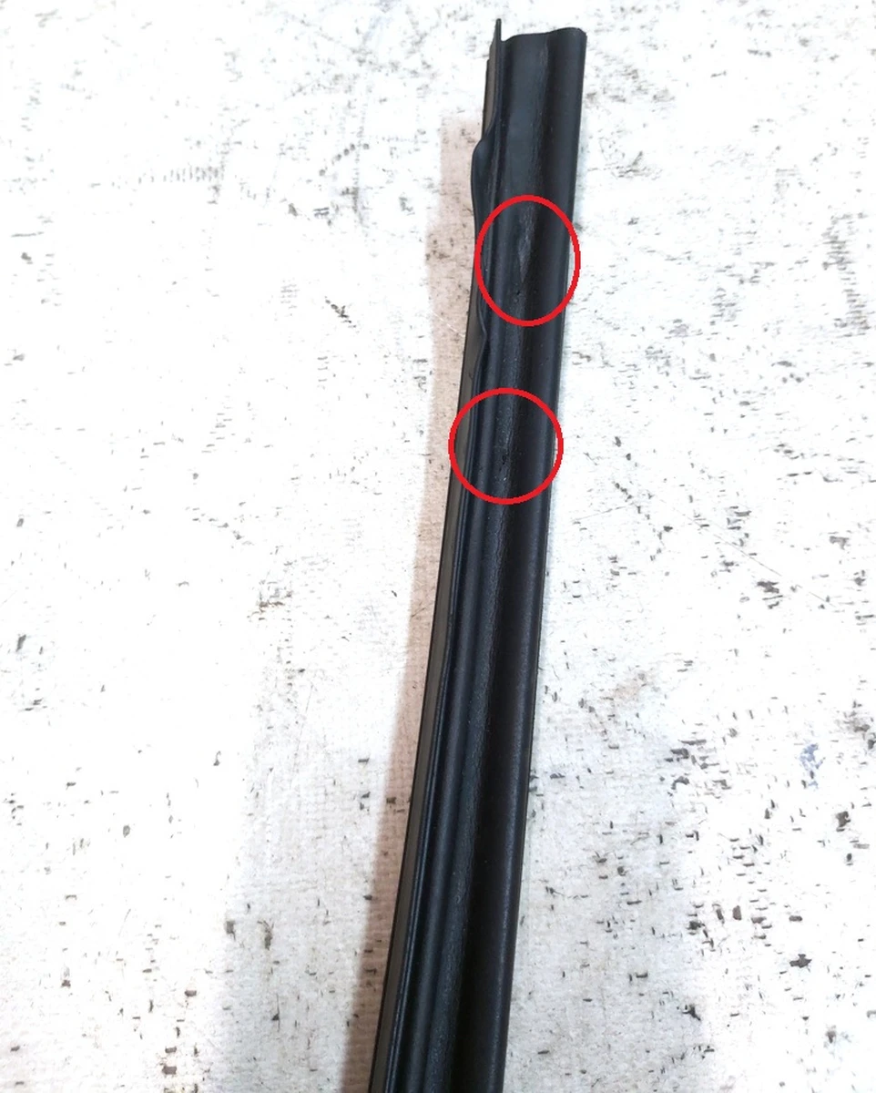 1 UPPER BRIGHT SEAL FR,RH Tesla model X 1032146-00-C