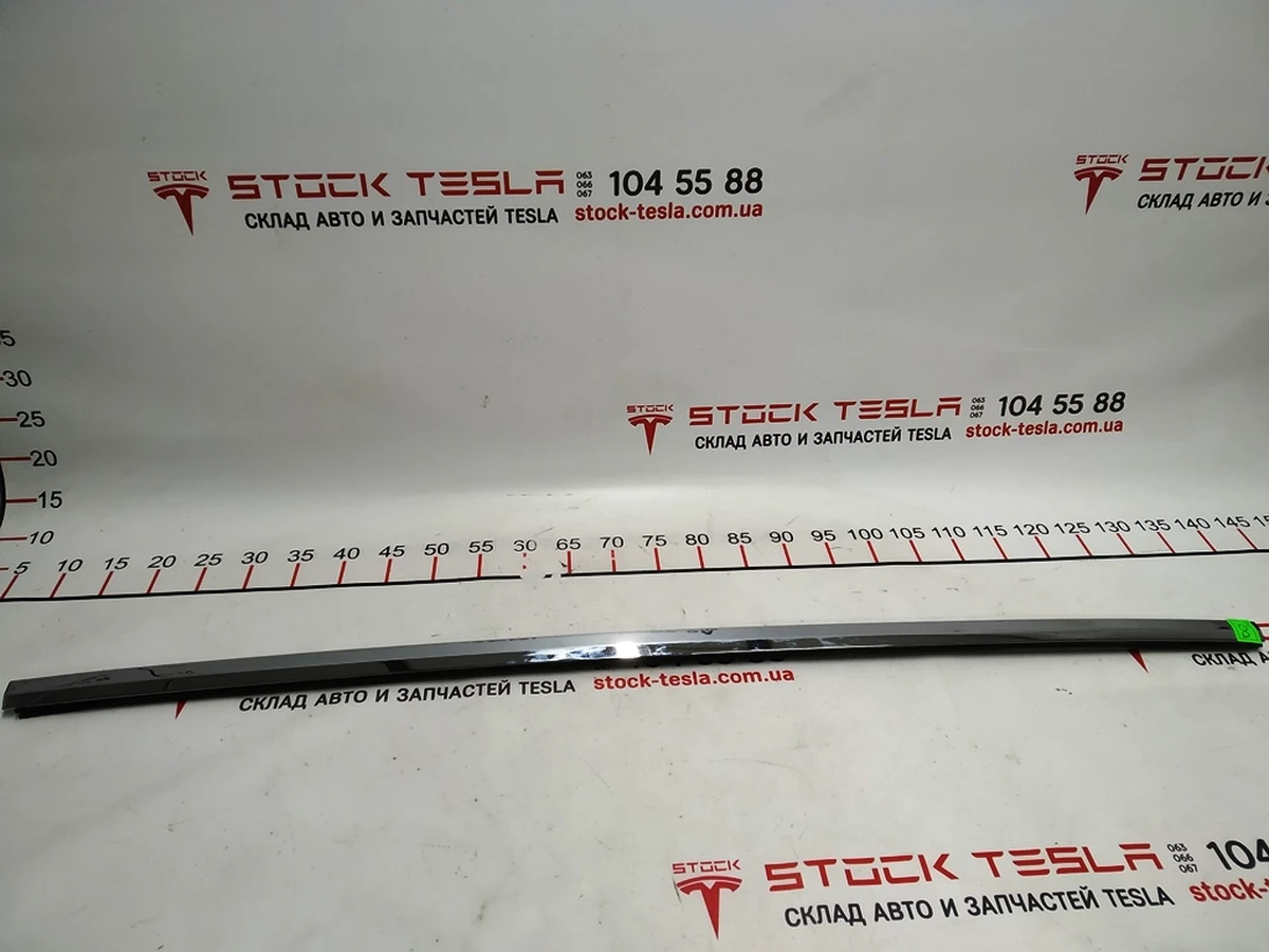 14 Молдинг зовнішній нижній двері задньої лівої хром Tesla model X 1032167-88-D