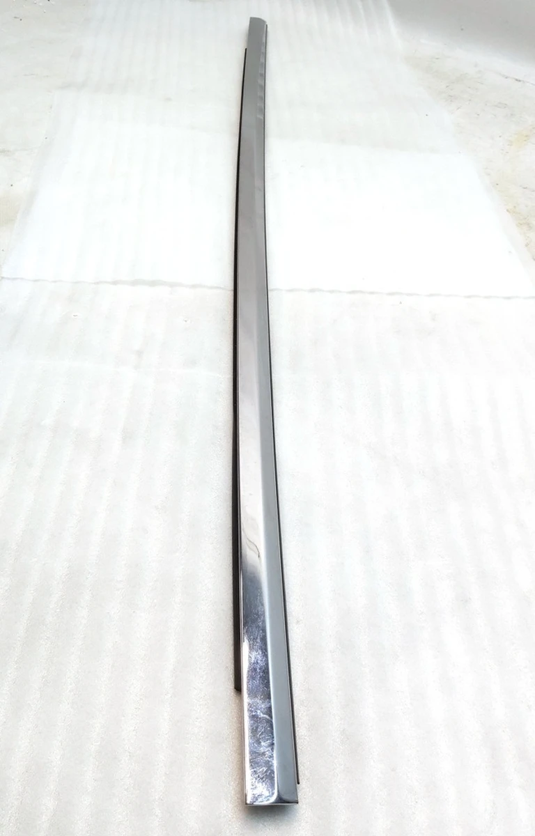 14 RR LEFT HAND OUTER BELT TRIM ASSY MX without end caps Tesla model X 1032167-88-D