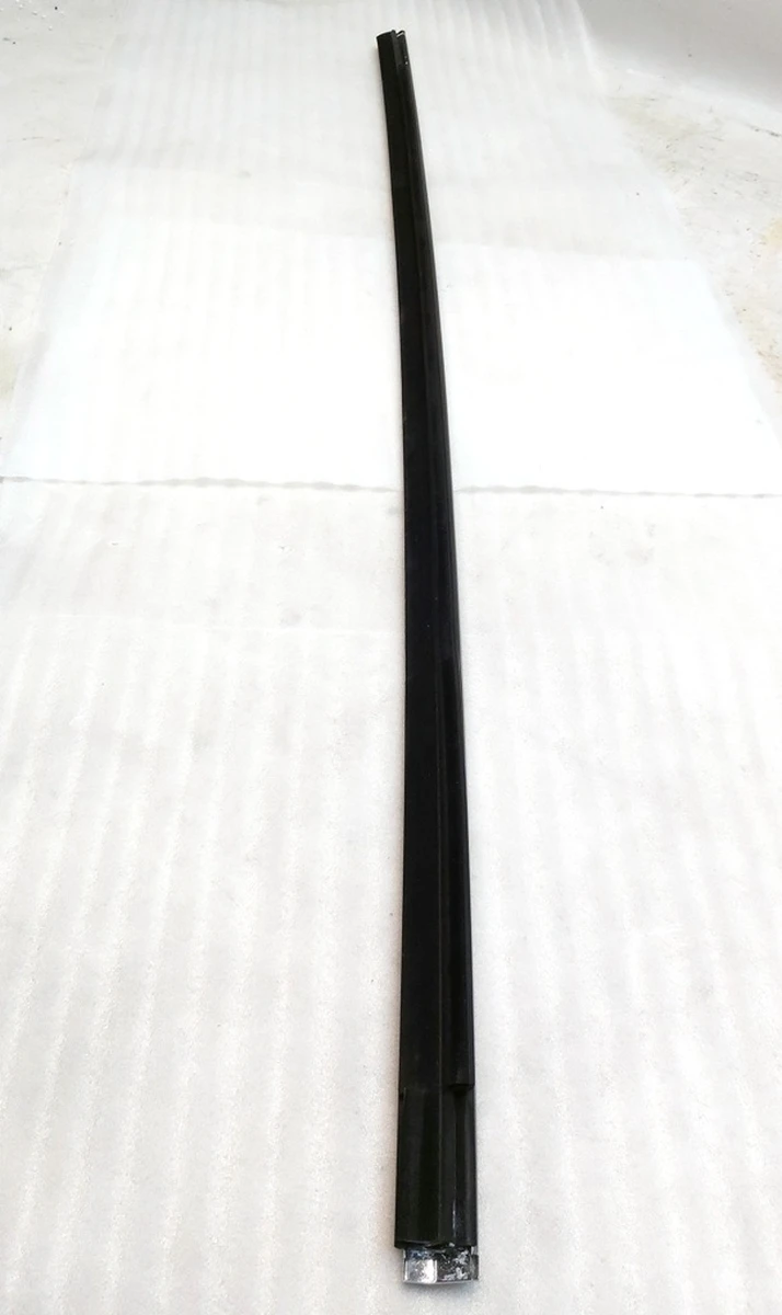 14 RR LEFT HAND OUTER BELT TRIM ASSY MX without end caps Tesla model X 1032167-88-D