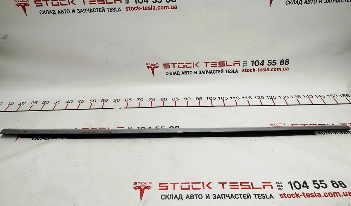 14 Молдинг зовнішній нижній двері задньої правої хром Tesla model X 1032168-88-D