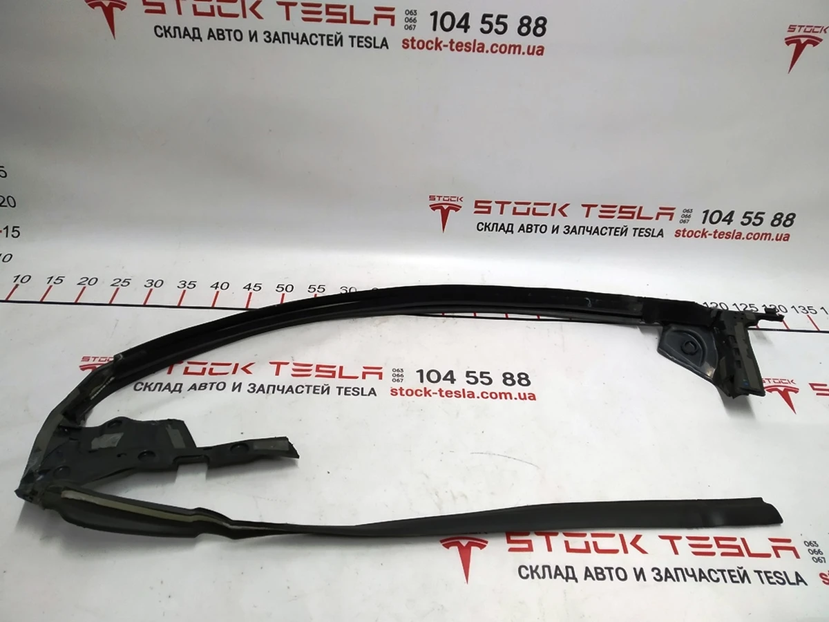 2 Inner belt seal front left hand assembly Tesla Model X 1472044-00-A