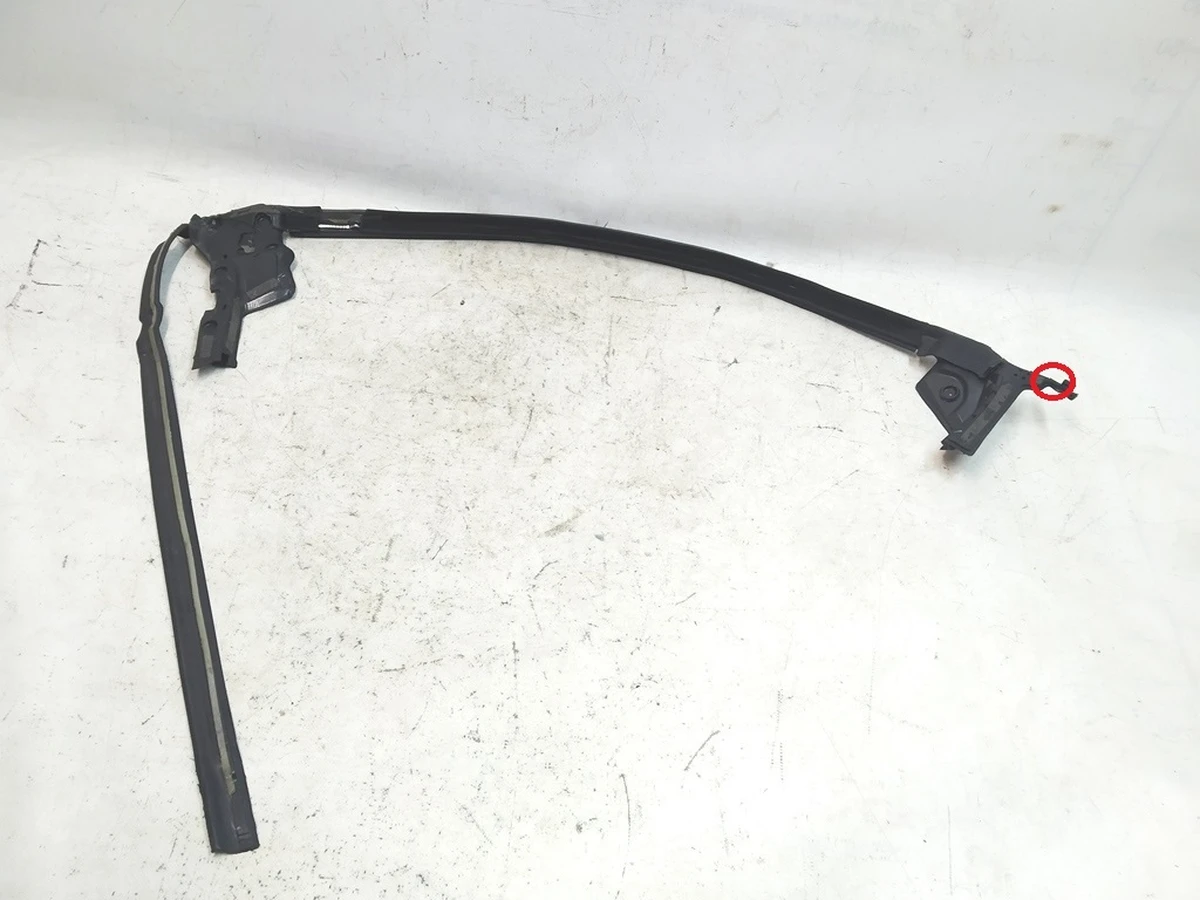 2 Inner belt seal front left hand assembly (damaged) Tesla Model X 1472044-00-A