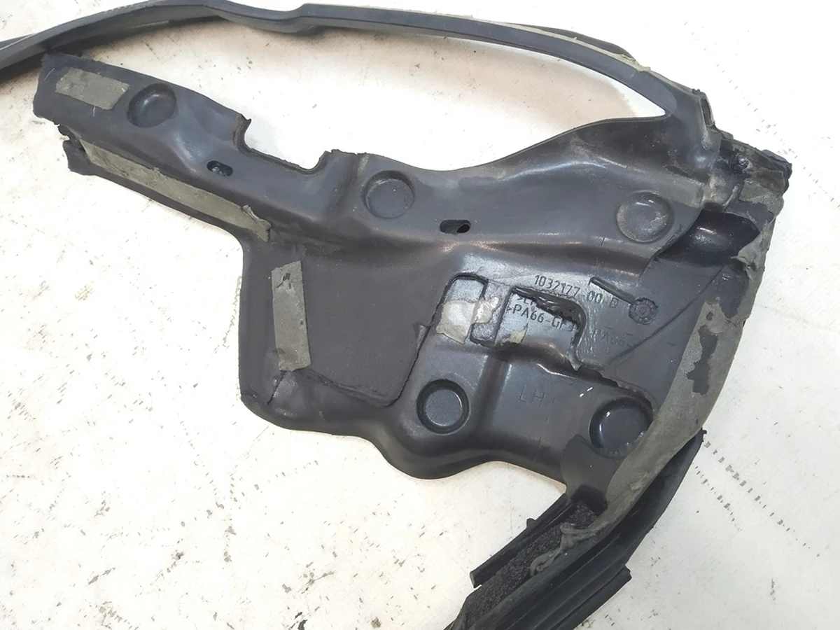 2 Inner belt seal front left hand assembly (damaged) Tesla Model X 1472044-00-A