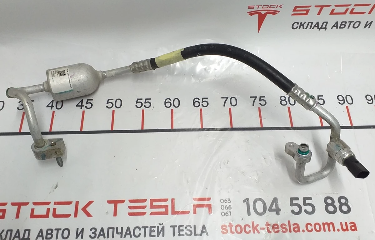 4 Трубка радиатора кондиционера левая с осушителем и датчиком Tesla model X 1032196-00-E