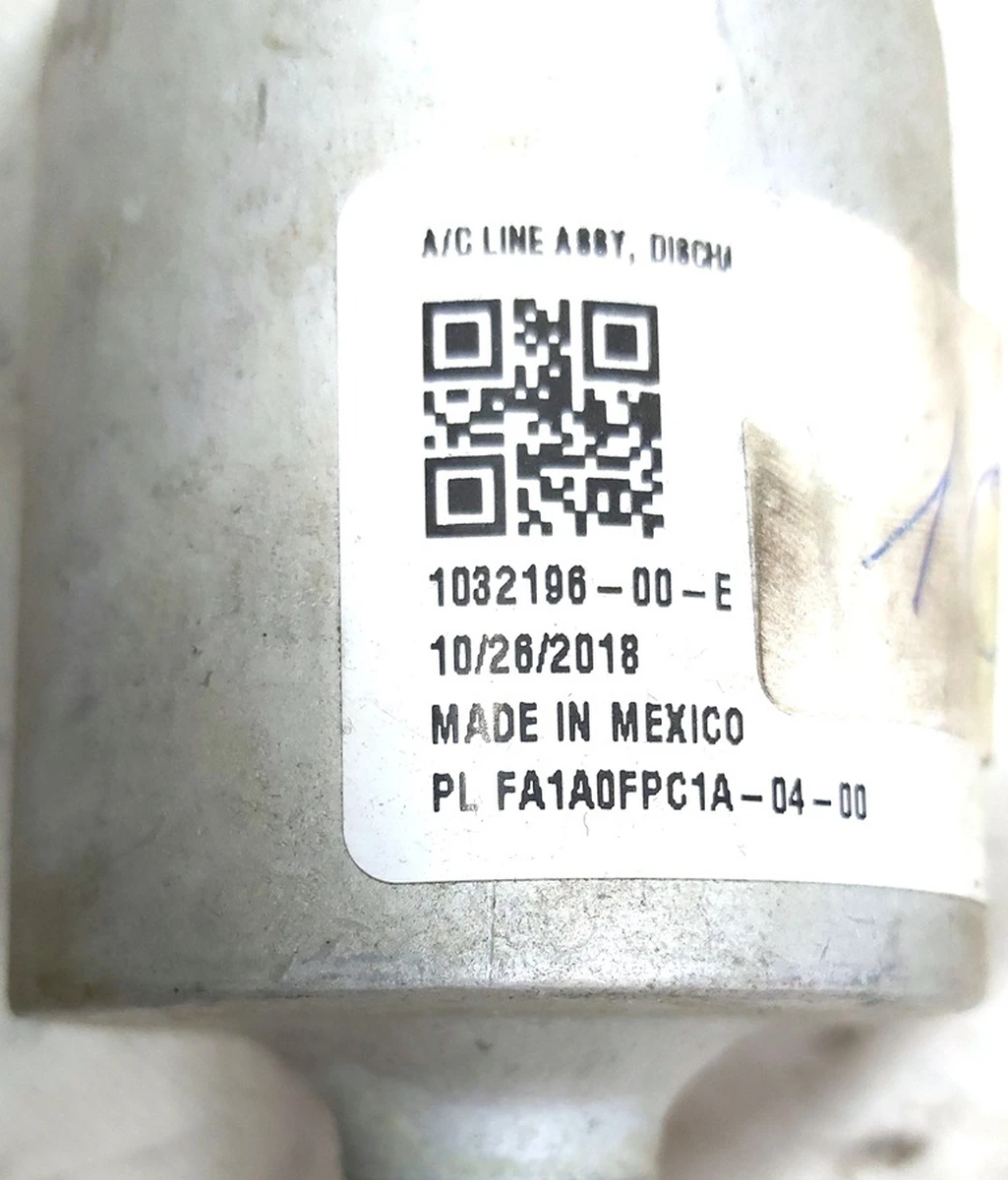 4 Трубка радіатора кондиціонера лева з осушителем без датчика тиску і температури Tesla model X 1032196-00-E