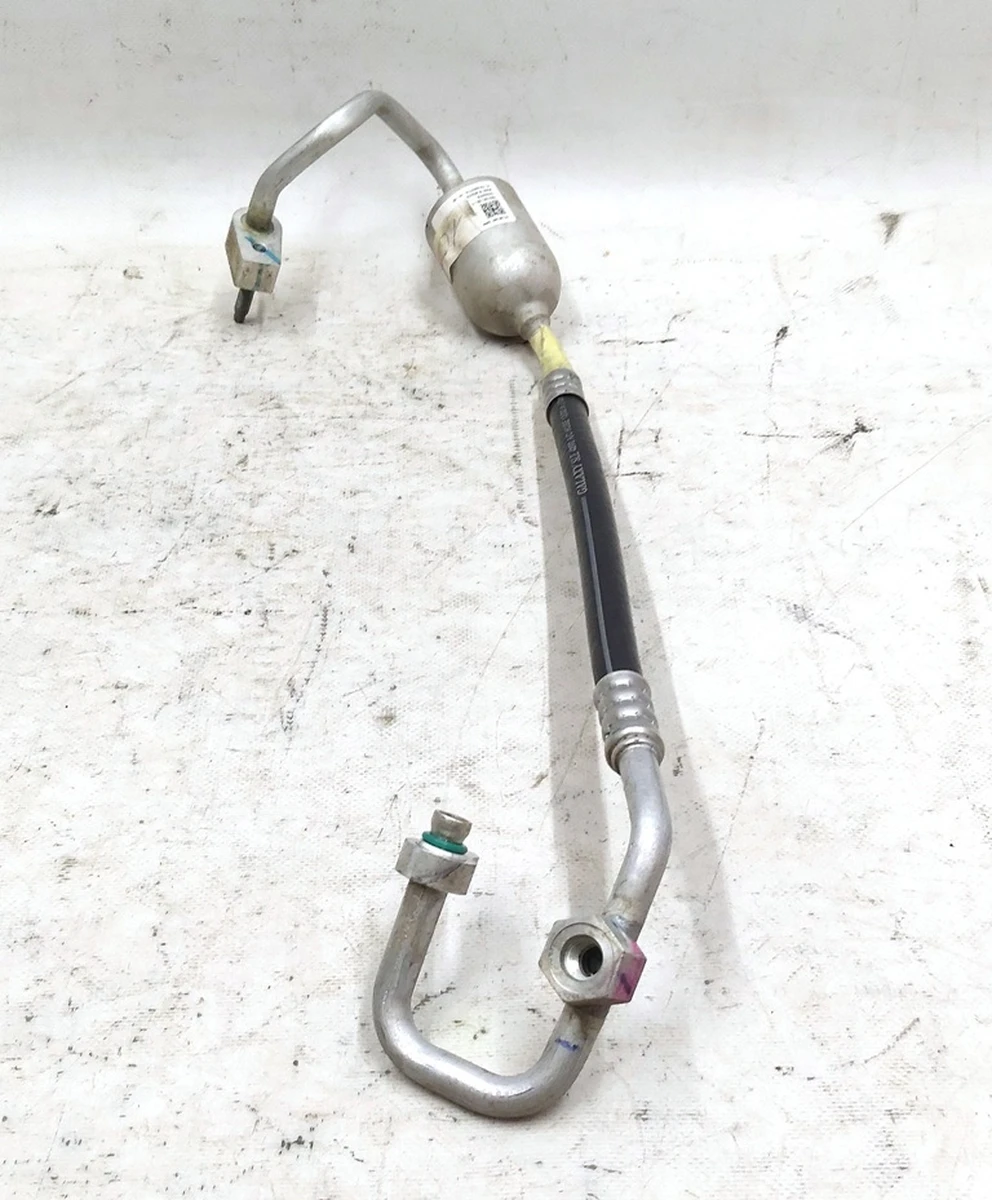 4 Трубка радіатора кондиціонера лева з осушителем без датчика тиску і температури Tesla model X 1032196-00-E