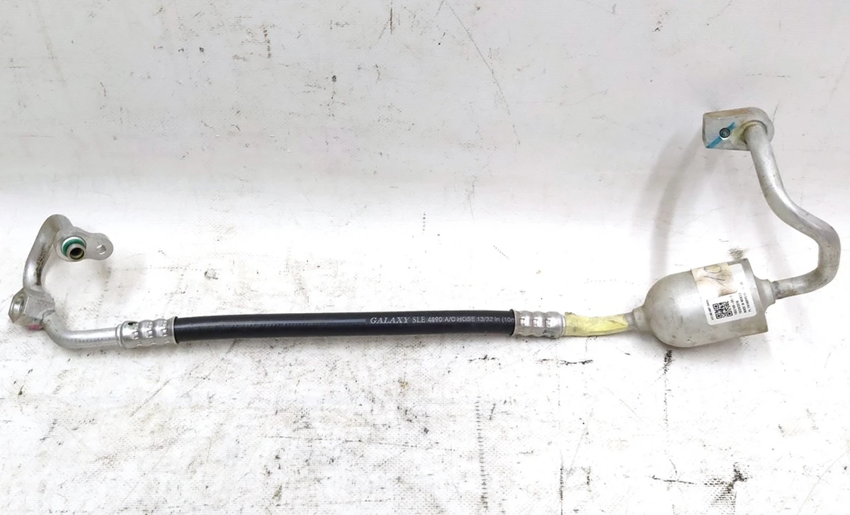 4 Трубка радіатора кондиціонера лева з осушителем без датчика тиску і температури Tesla model X 1032196-00-E