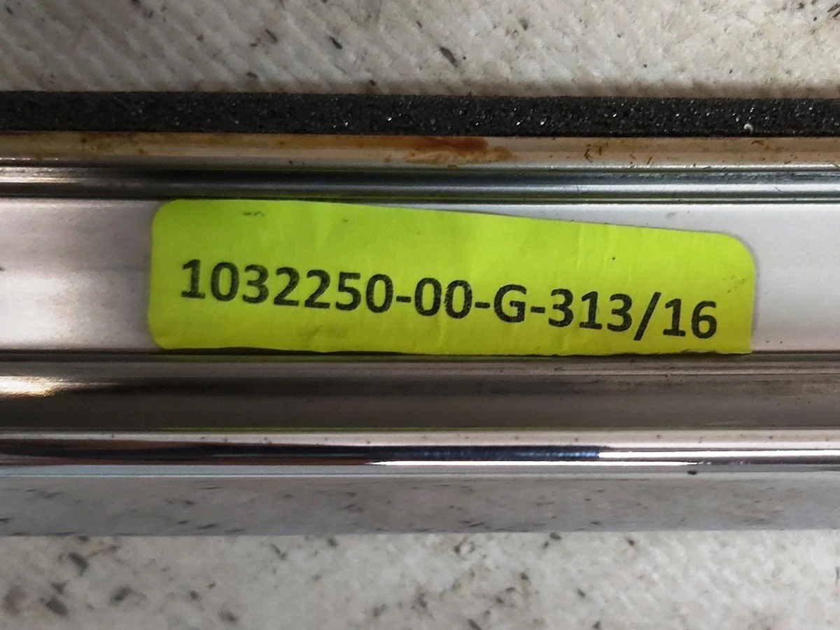 4 UPPER BRIGHT ASS'Y,RH RR Tesla model X 1032250-00-J