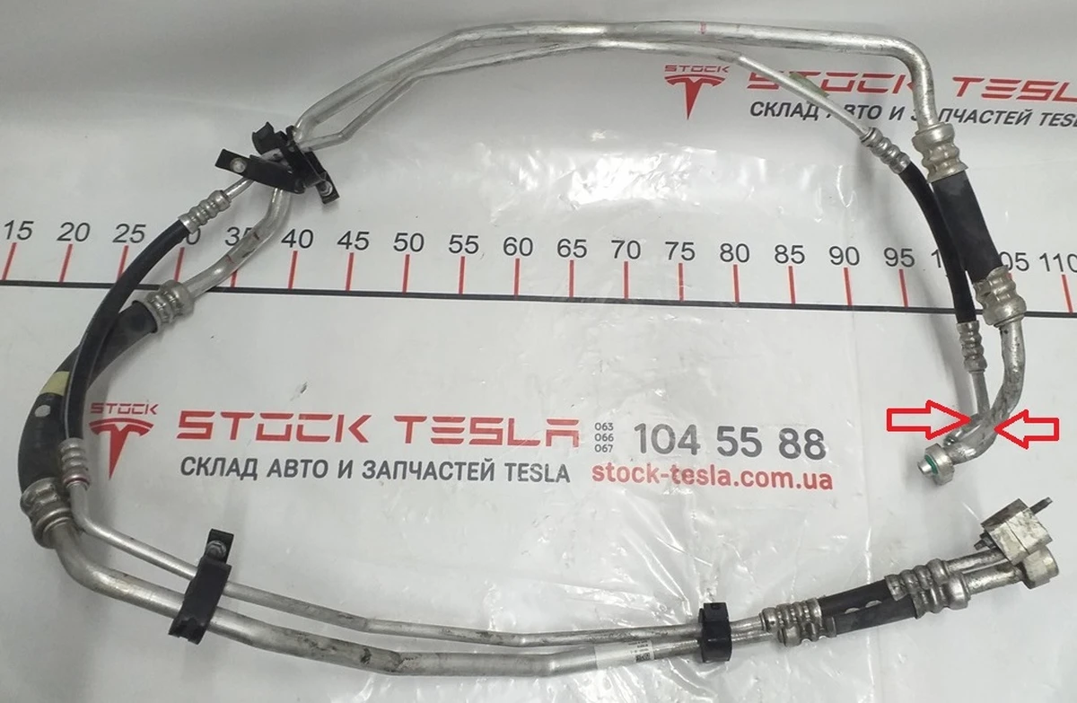 7 Air conditioner pipe R134A damaged Tesla model X 1032423-00-E