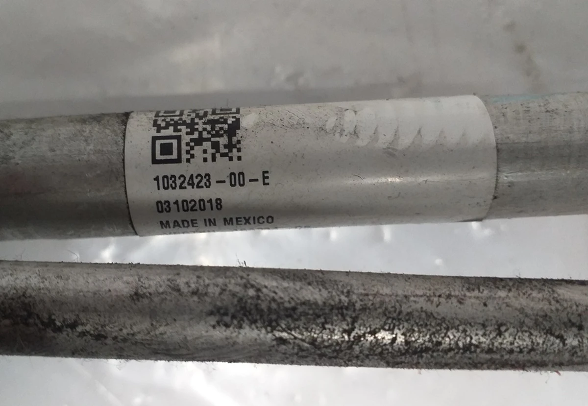 7 Air conditioner pipe R134A damaged Tesla model X 1032423-00-E