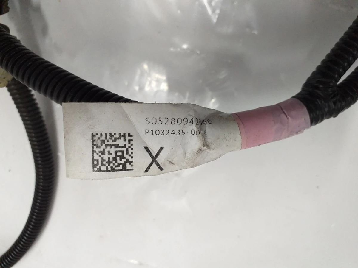 1 Rear bumper wiring (6 parking sensors) with damage Tesla model X 1032435-00-F