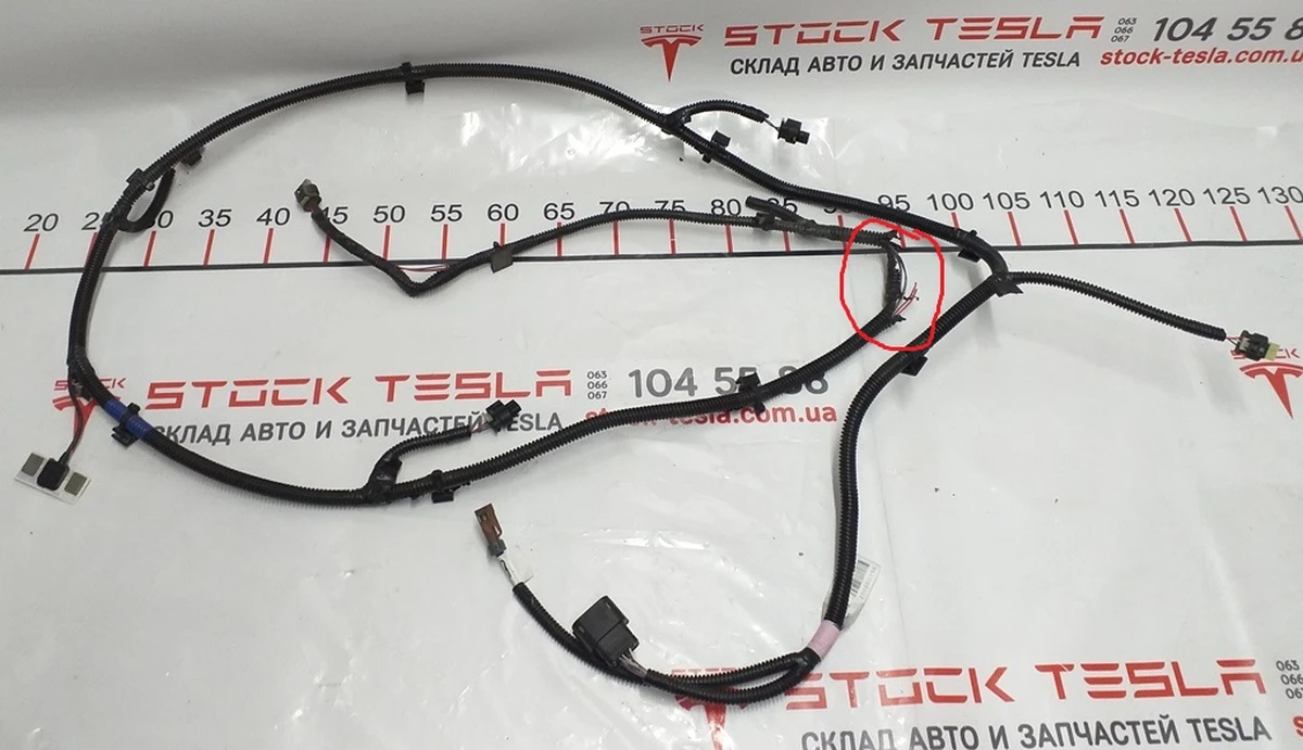 1 Rear bumper wiring (6 parking sensors) with damage Tesla model X 1032435-00-F