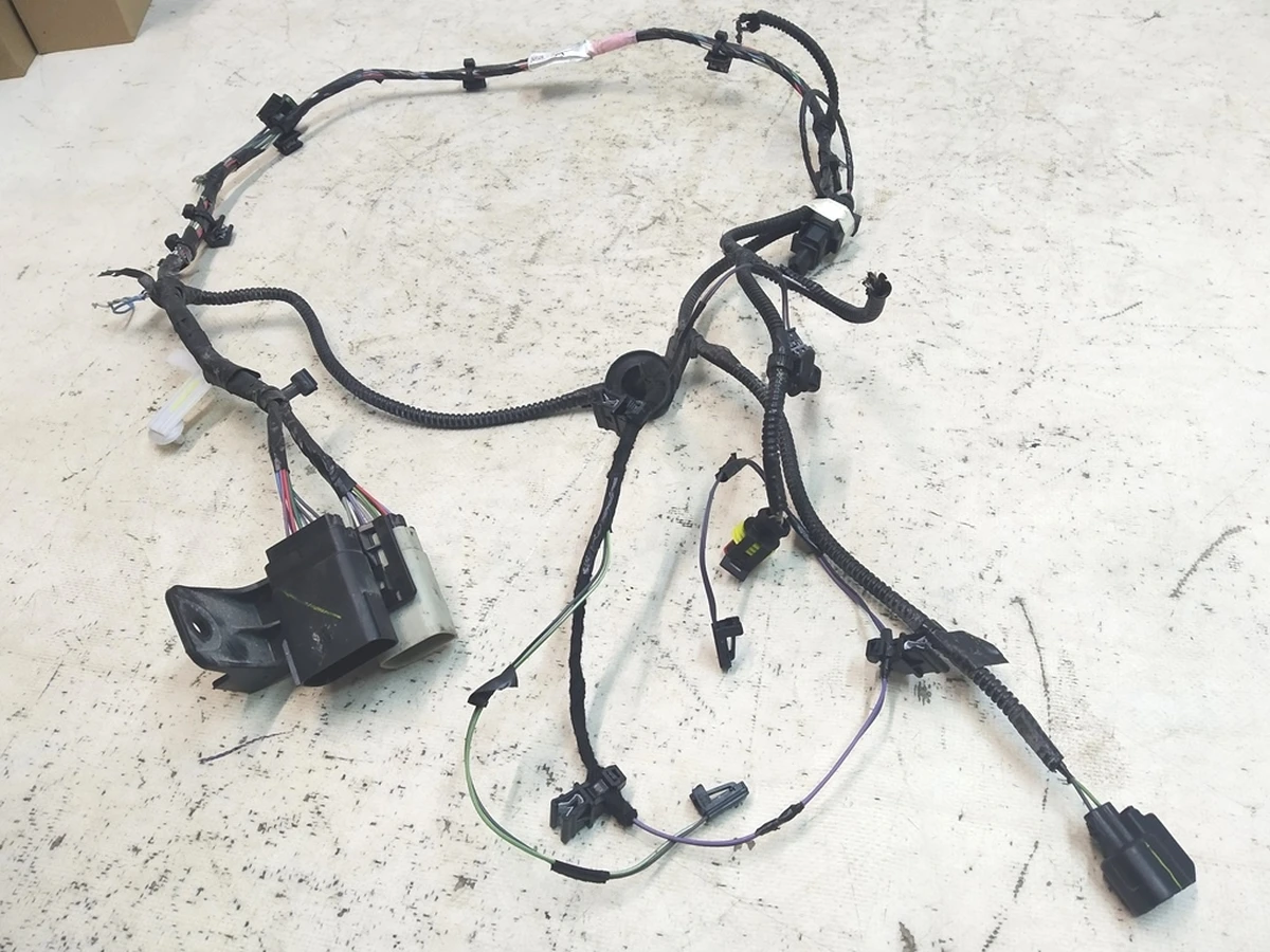 1 Електропроводка панелі радіаторів (пошкодження, окислення) Tesla Model X 1032438-00-F