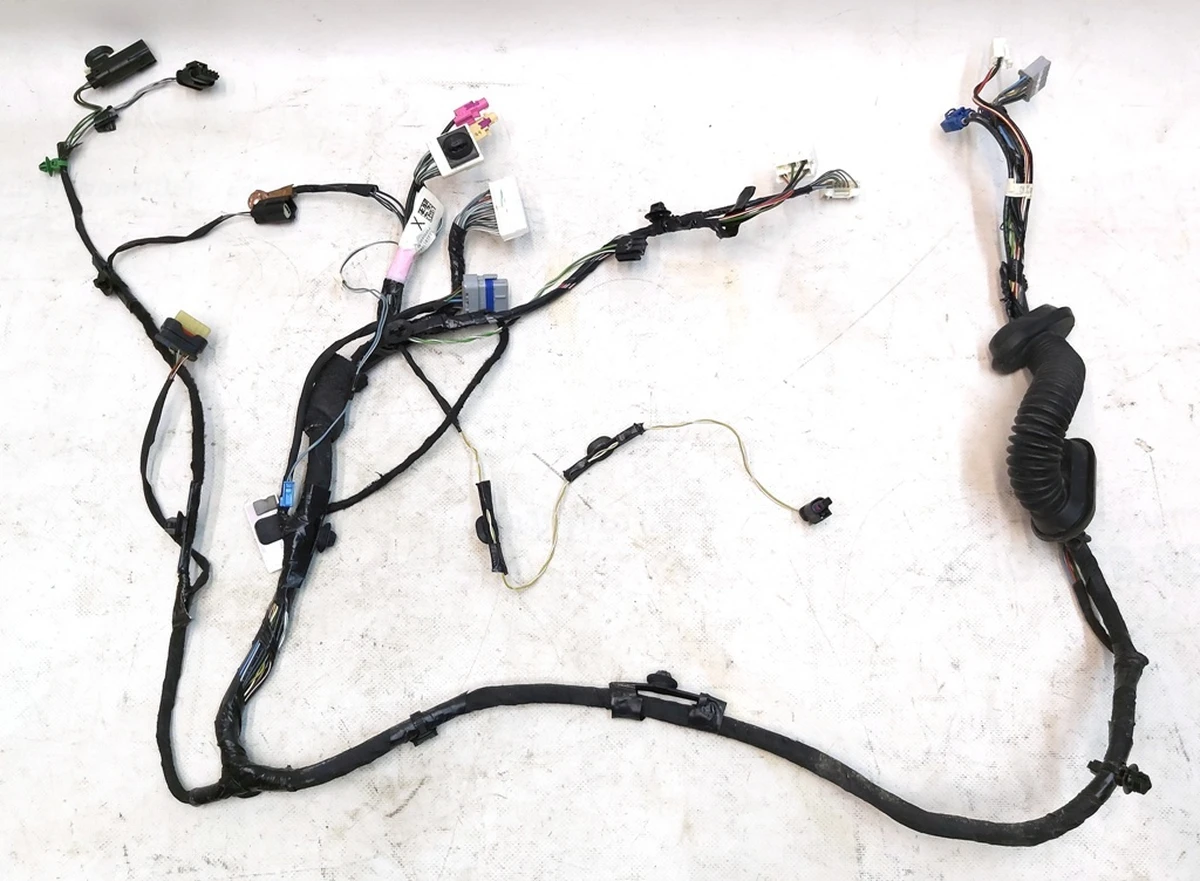 2 ASY,HRN,MDLX,ALL,FRONT DOOR RH Tesla model X 1032440-00-G