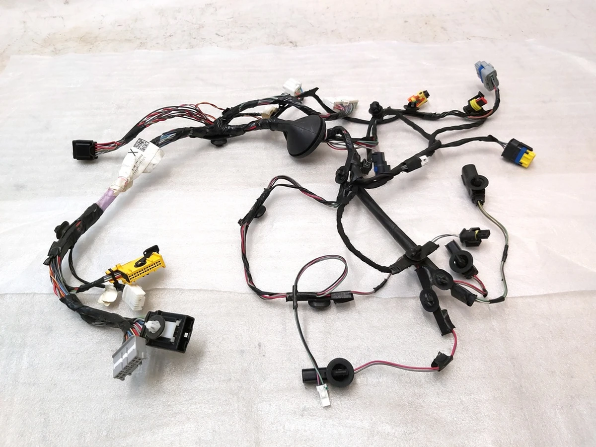 3 ASY,HRN,MDLX,ALL,REAR DOOR,LOWER,LEFT HAND with oxidation Tesla Model X 1032441-00-G