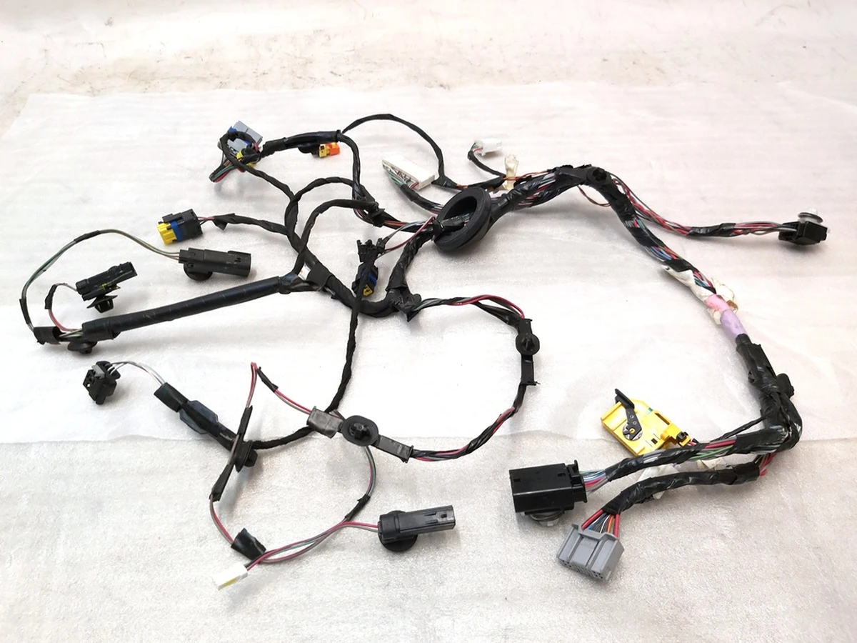 3 ASY,HRN,MDLX,ALL,REAR DOOR,LOWER,LEFT HAND with oxidation Tesla Model X 1032441-00-G