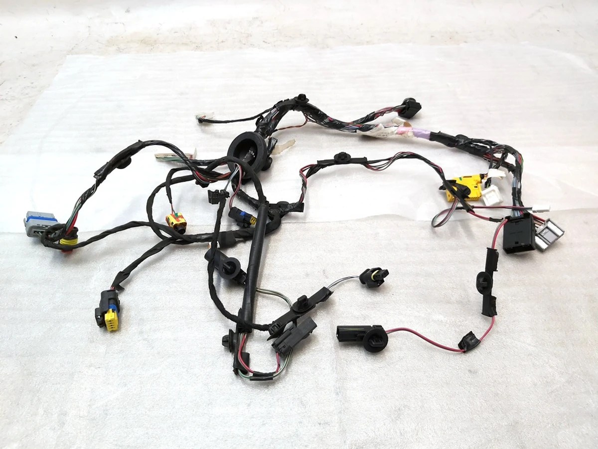 3 ASY,HRN,MDLX,ALL,REAR DOOR,LOWER,LEFT HAND with oxidation Tesla Model X 1032441-00-G