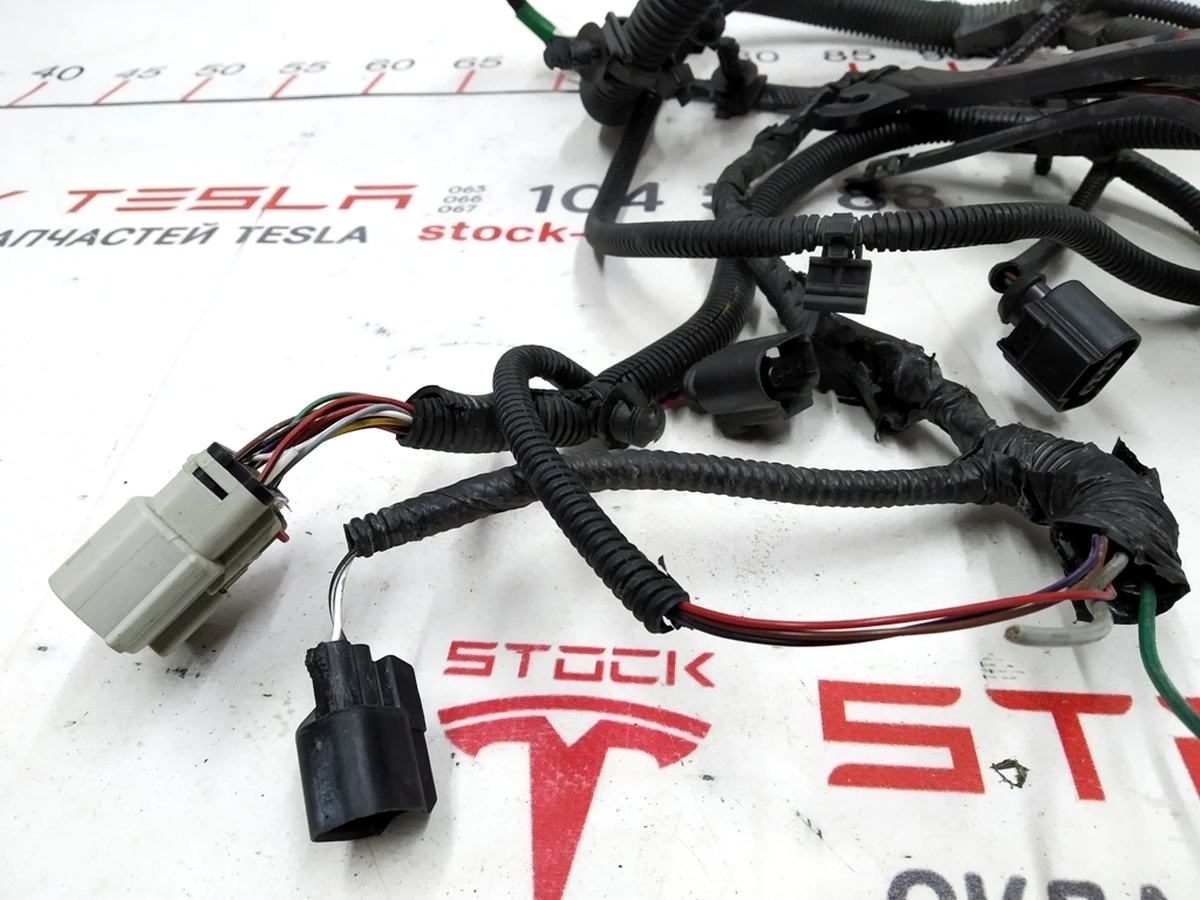 2 Проводка заднего подрамника AWD (воздушная подвеска) под разбор Tesla model X 1032448-02-G
