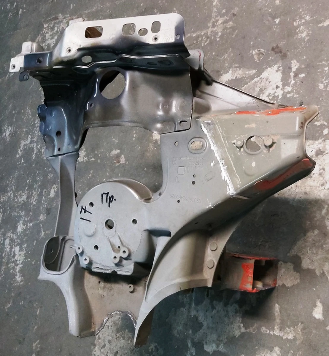 3 Quarter front right glass with wing shelf and spar socket Tesla model X 1069416-S0-A