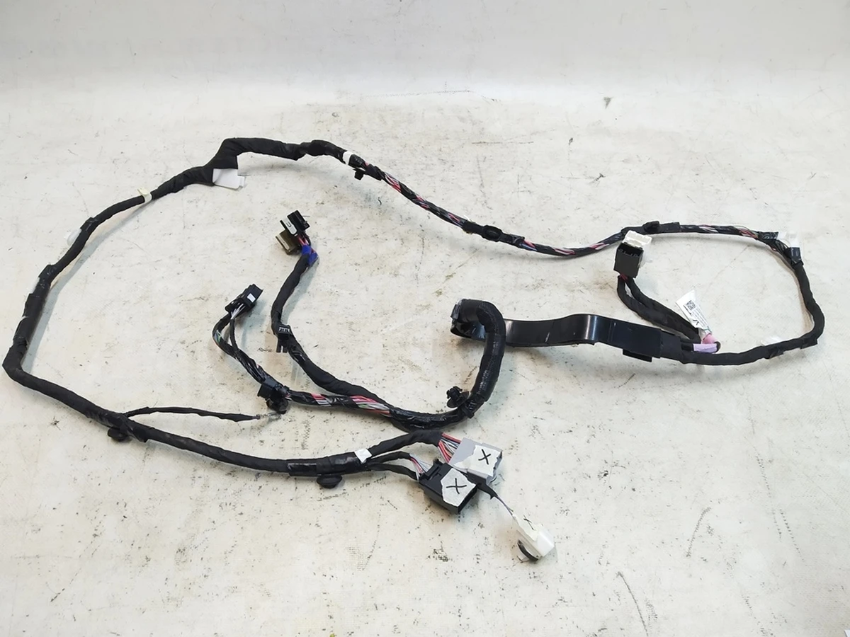 5 Електропроводка верхньої панелі дверей задніх лівих (пошкодження) Tesla model X 1032881-00-F