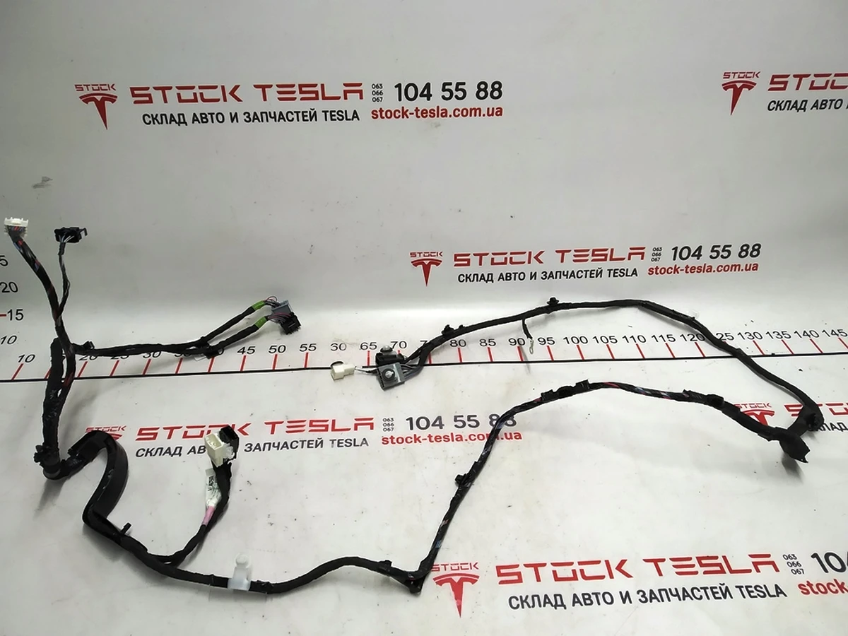 6 Rear Right Door Top Panel Wiring Tesla model X 1032882-00-F