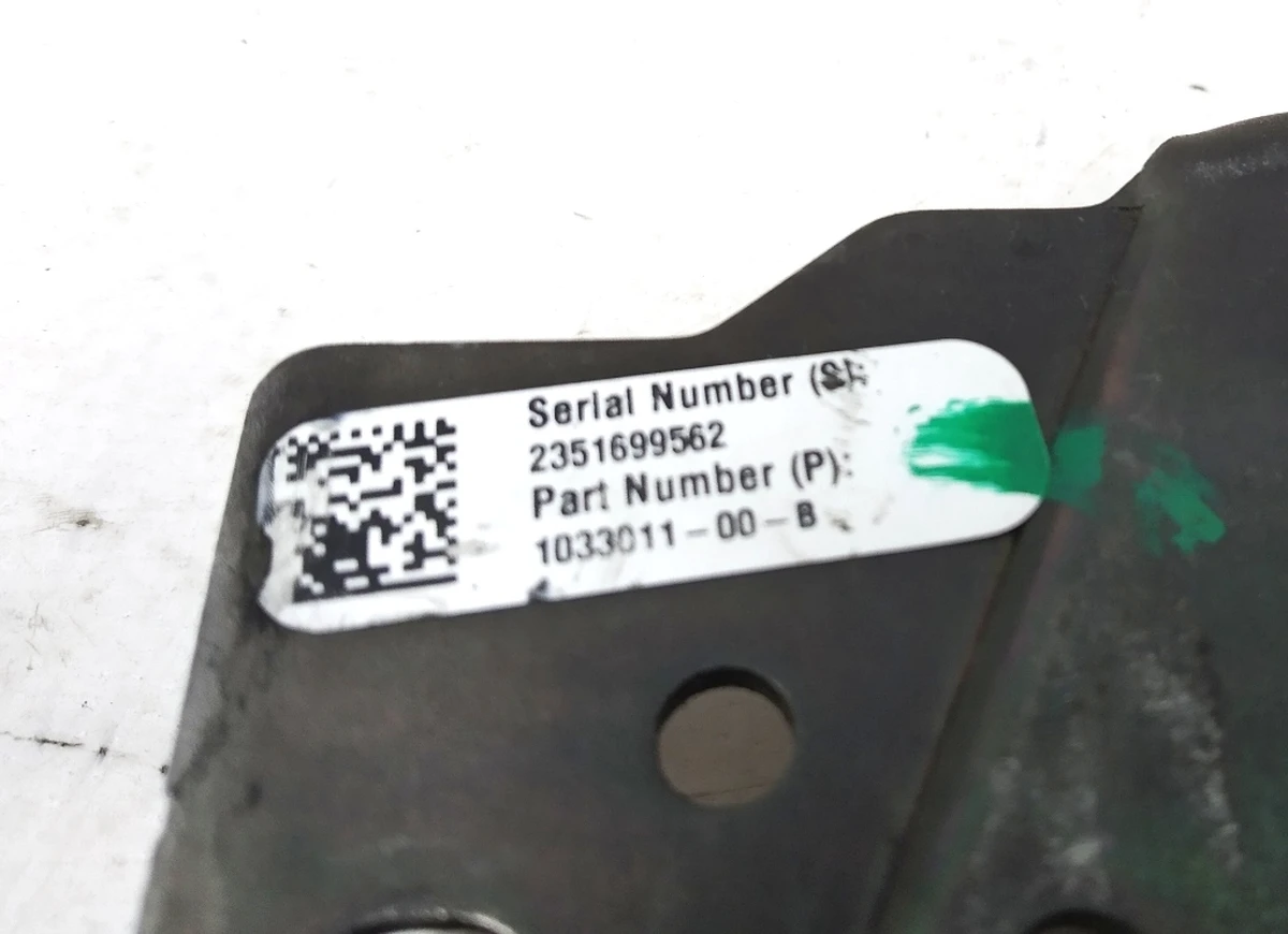 3 Замок капота без датчика Tesla model S, model S REST, model X, model 3 1033011-00-G