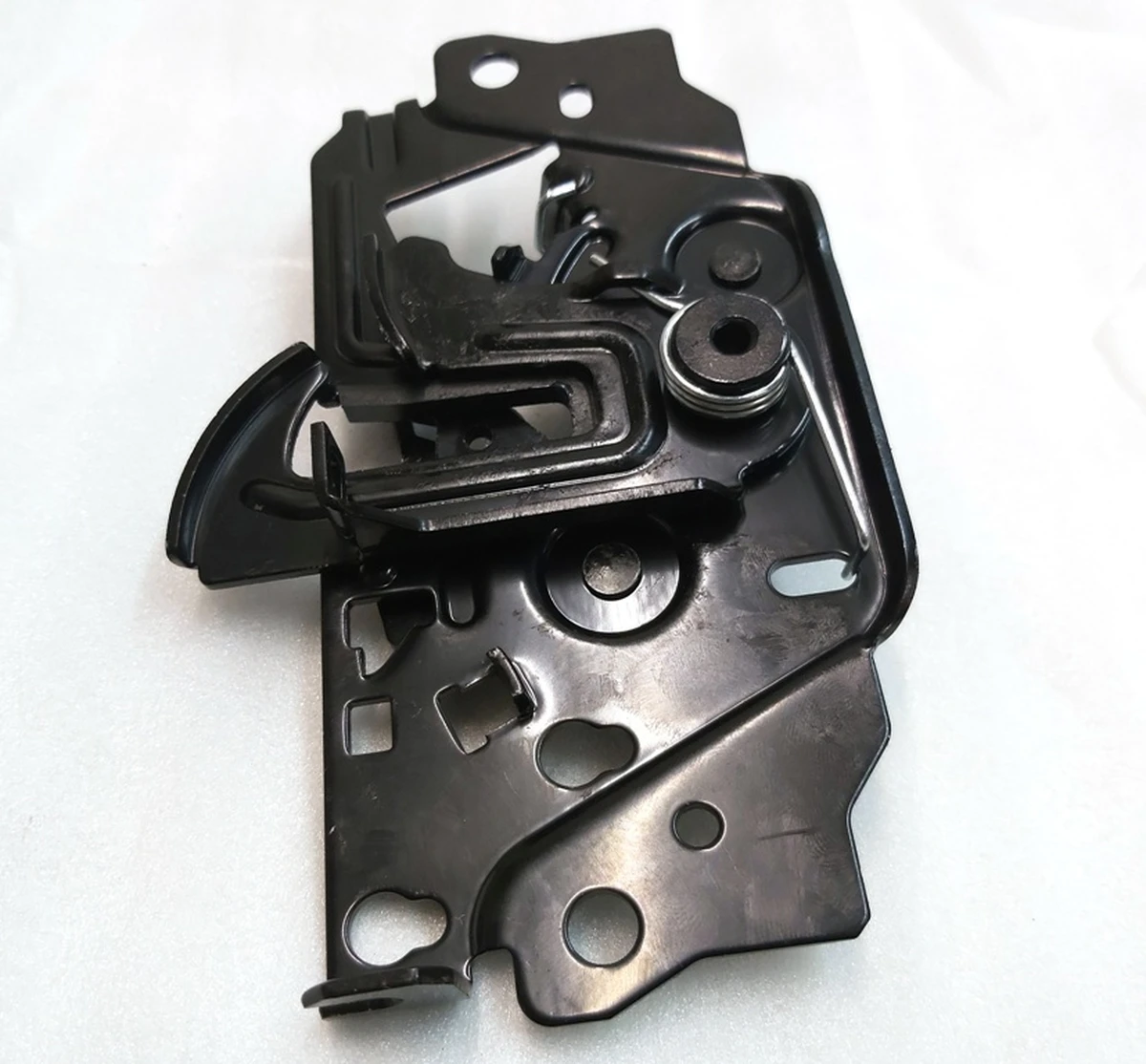 1 Замок капота без датчика Tesla model S, model S REST, model X, model 3 1033011-00-G