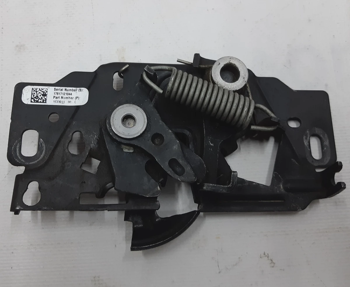 3 Замок капота без датчика з пошкодженням Tesla model S, model REST, model X, model 3 1033011-00-G