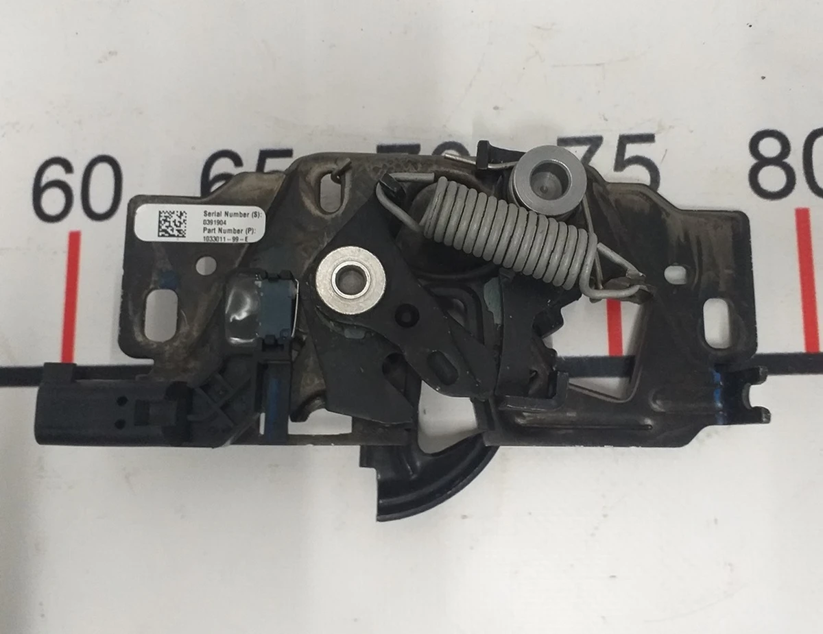 3 Замок капота Tesla model S, model S REST, model X, model 3 1033011-00-G