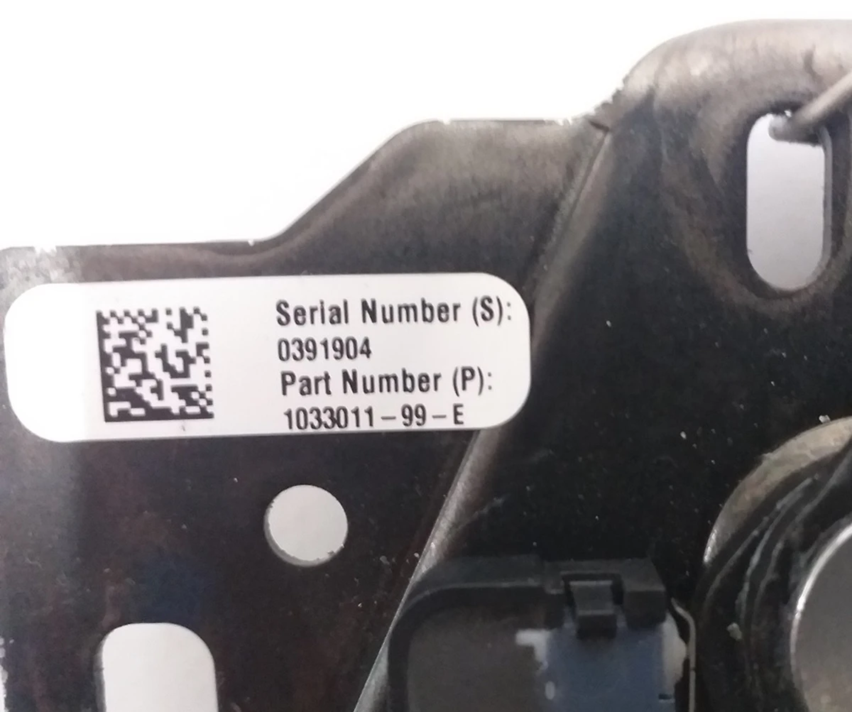 3 Замок капота Tesla model S, model S REST, model X, model 3 1033011-00-G