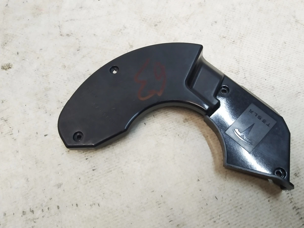 3 Кришка модуля управління рульовою колонкою без перемикачів Tesla model 3 1097662-00