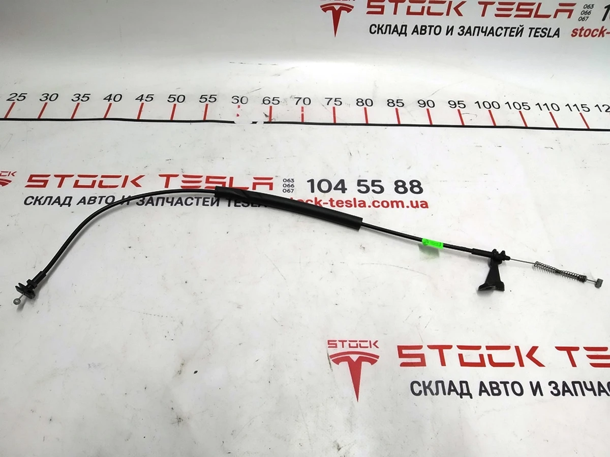 3 Тросик 1-й від приводу до замка лівий/правий дверей задніх Tesla Model X 1033838-00-K, 1034481-00-K