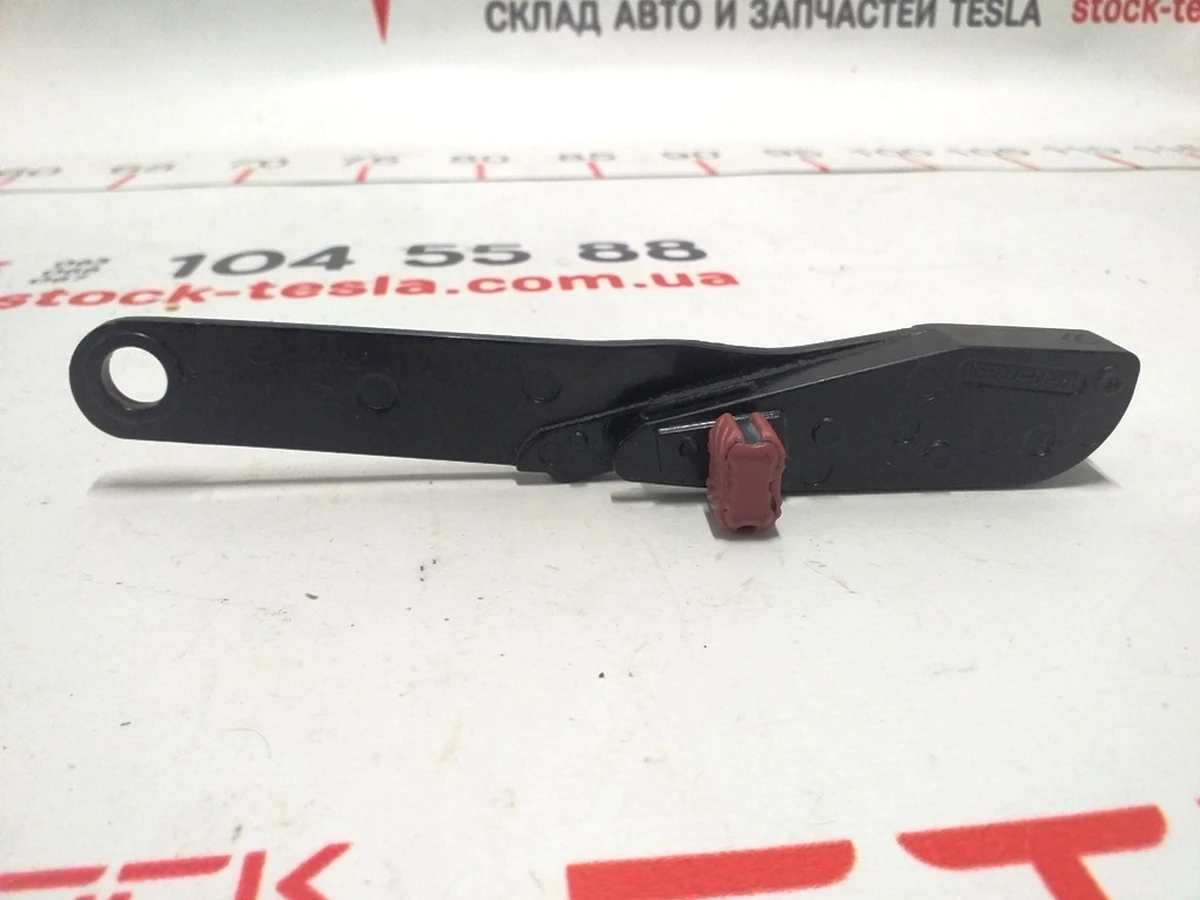 18 Кронштейн-напрямна люка задня ліва Tesla model S REST 1033886-00-E