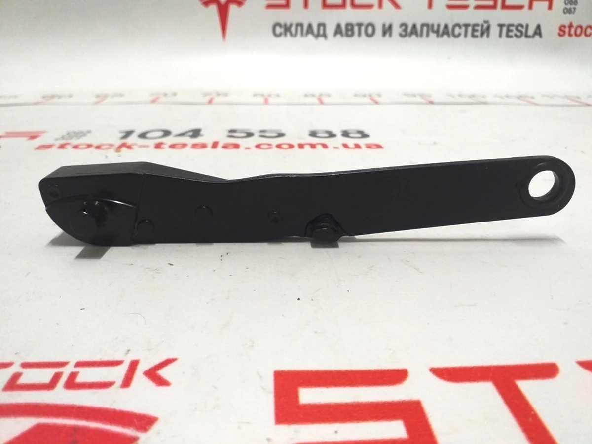 18 Кронштейн-напрямна люка задня ліва Tesla model S REST 1033886-00-E