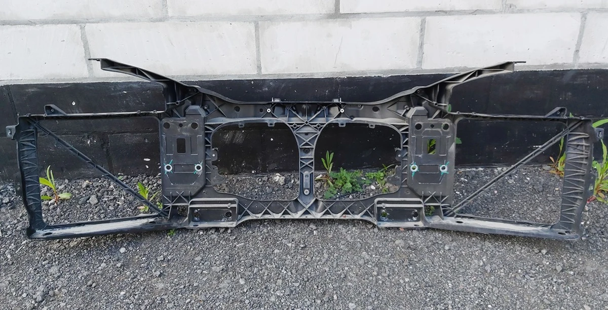 1 Панель радіаторів (телевізор) (пластик) AWD Tesla model S 1034038-00-H