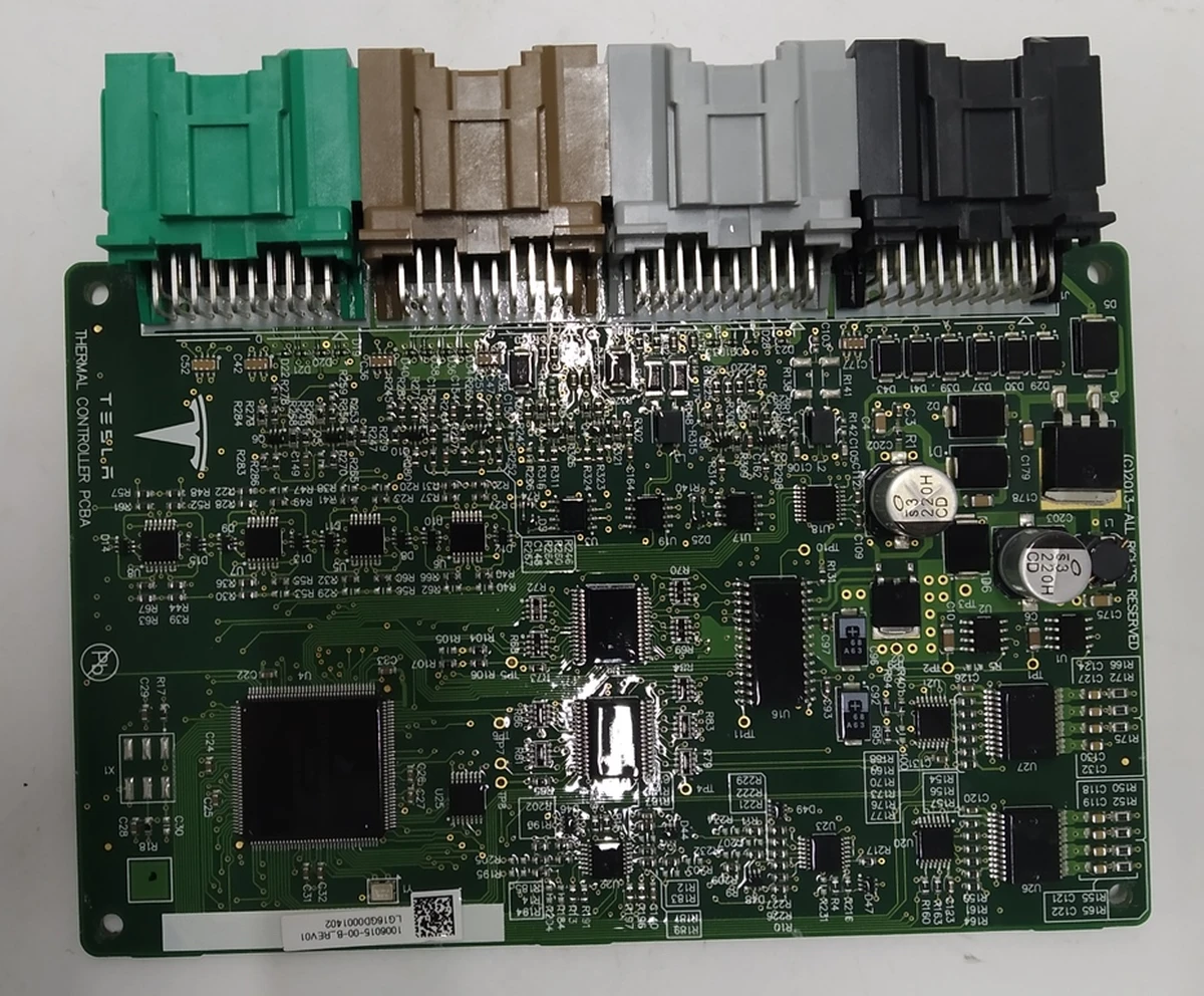 3 Термоконтроллер HVAC с повреждением корпуса Tesla model X, S, REST 1034215-99-A